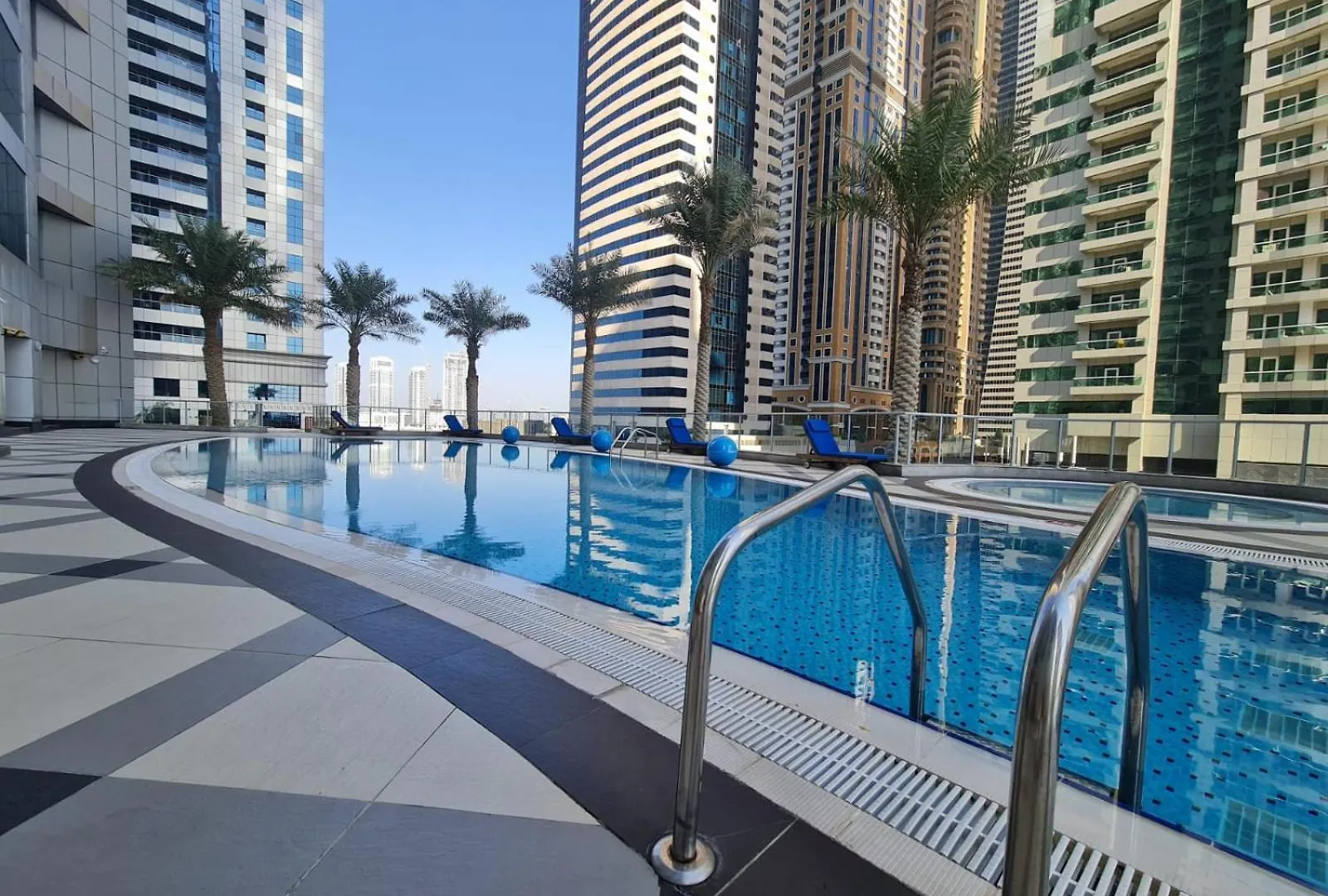Apartment Close To Metro - Perfect For Family Dubai