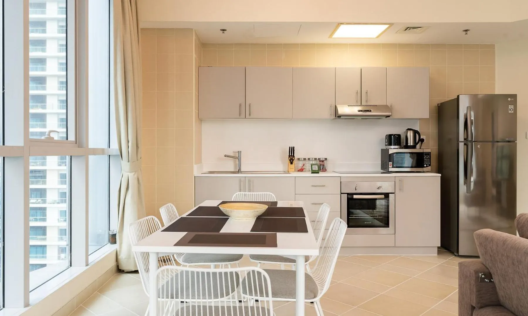 Apartment Close To Metro - Perfect For Family Dubai