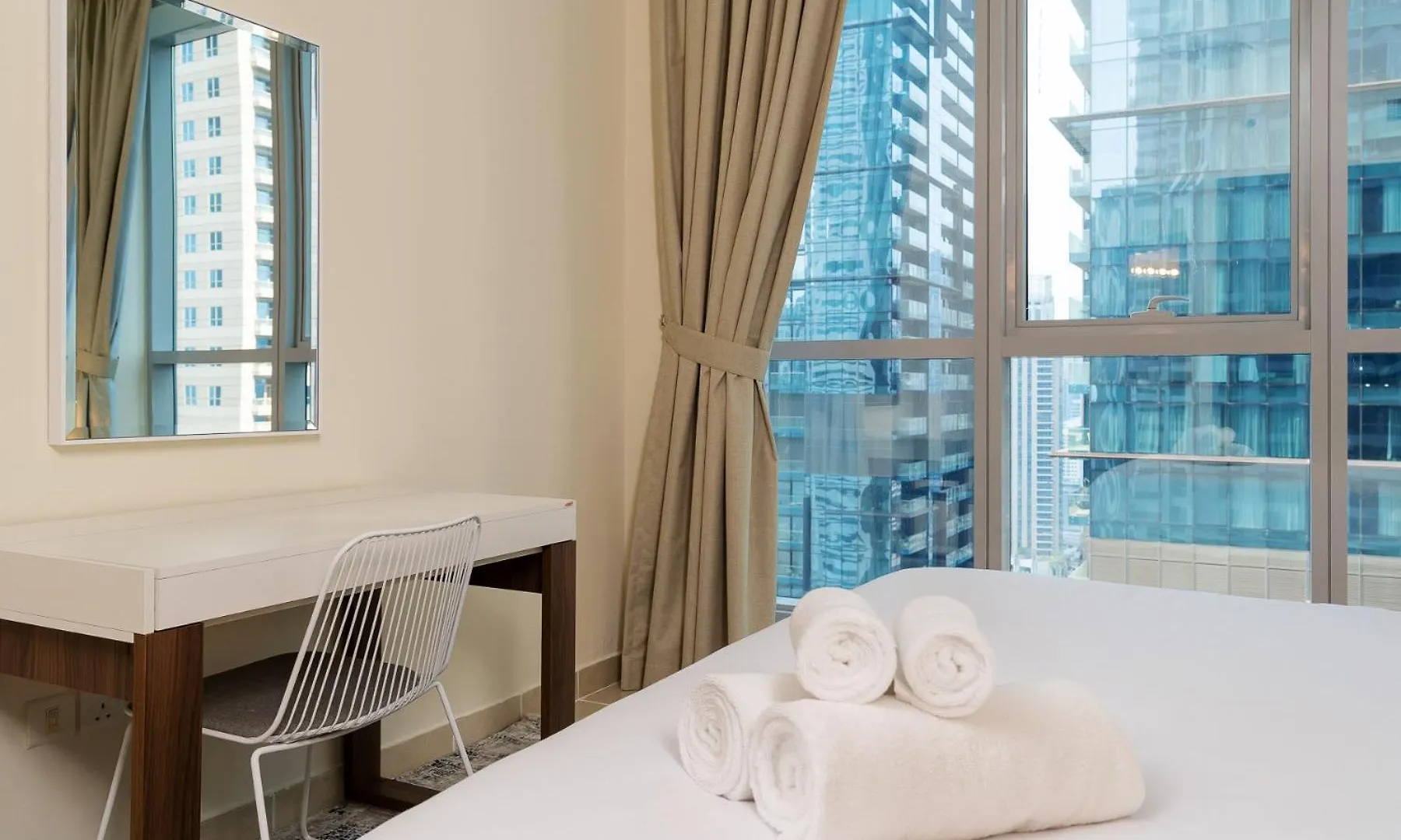 Close To Metro - Perfect For Family Dubai