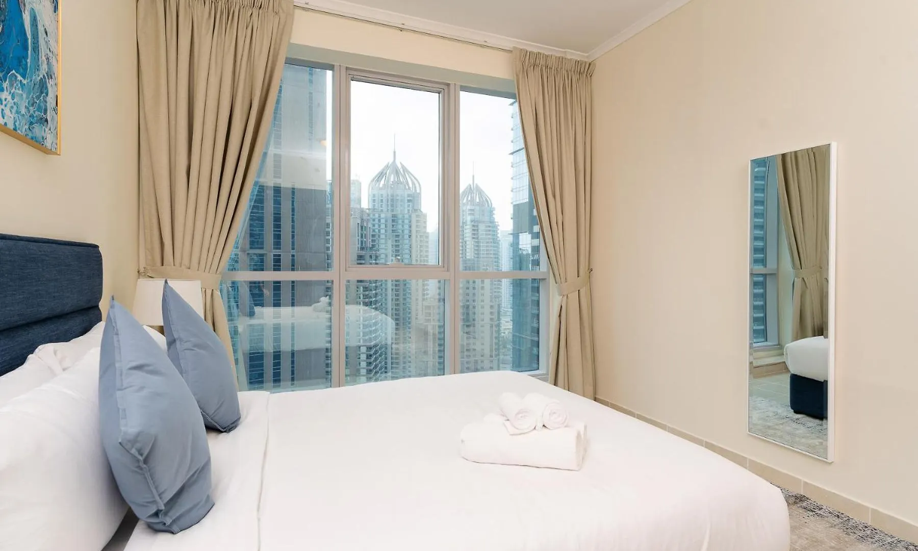 Close To Metro - Perfect For Family Dubai Apartment